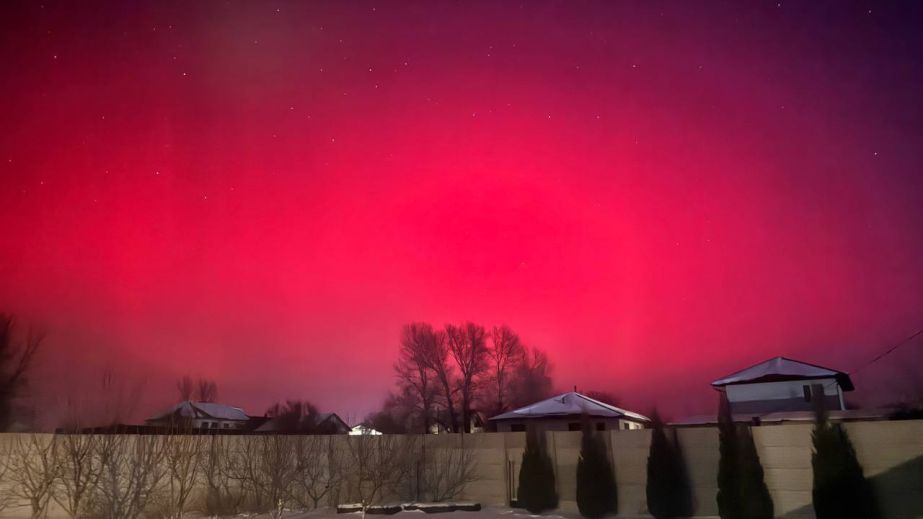 Небо над Дніпром засяяло: ввечері містяни зафіксували рідкісне атмосферне явище (ФОТО)