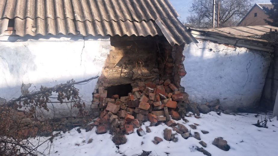 Впродовж дня 5 лютого росіяни обстрілювали три райони Дніпропетровщини: загинула жінка