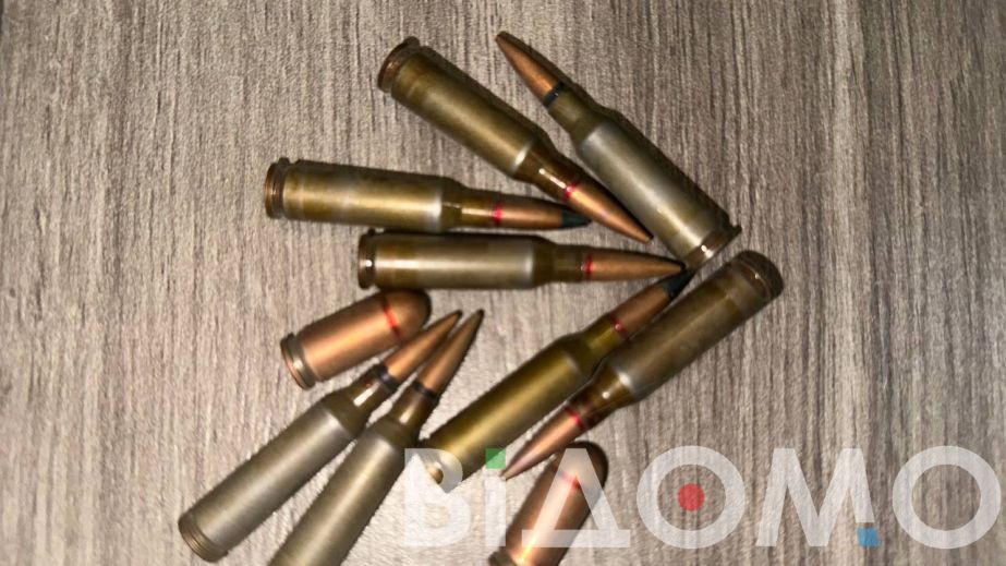 Пуля ПВО в Днепре пробила потолок и повредила ламинат в доме (ФОТО)