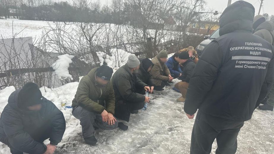 Пограничники накрыли схему выезда за $10 000: среди задержанных житель Днепра