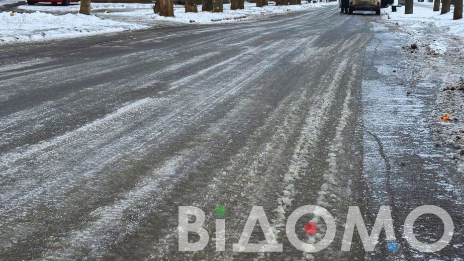 Фура снесла легковушку на перекрестке в Днепре (ФОТО, ВИДЕО)