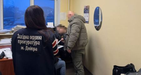 Прооперував здорову руку 8-річному хлопчику: у Дніпрі лікаря віддали під суд