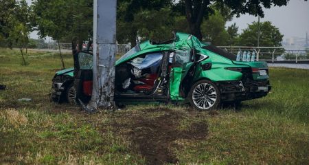 Разбитый Lexus и пострадавшие: в Днепре произошло жуткое ДТП (ФОТО)
