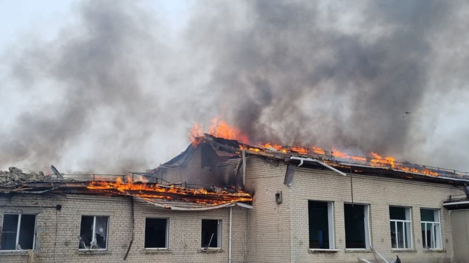 Зруйновані будинки та двоє загиблих: у поліції показали наслідки російських атак на Дніпропетровщину за добу (ФОТО)