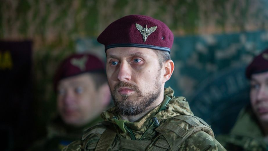 Сырский наградил "Золотым Крестом" бойца из Днепропетровщины (ФОТО)