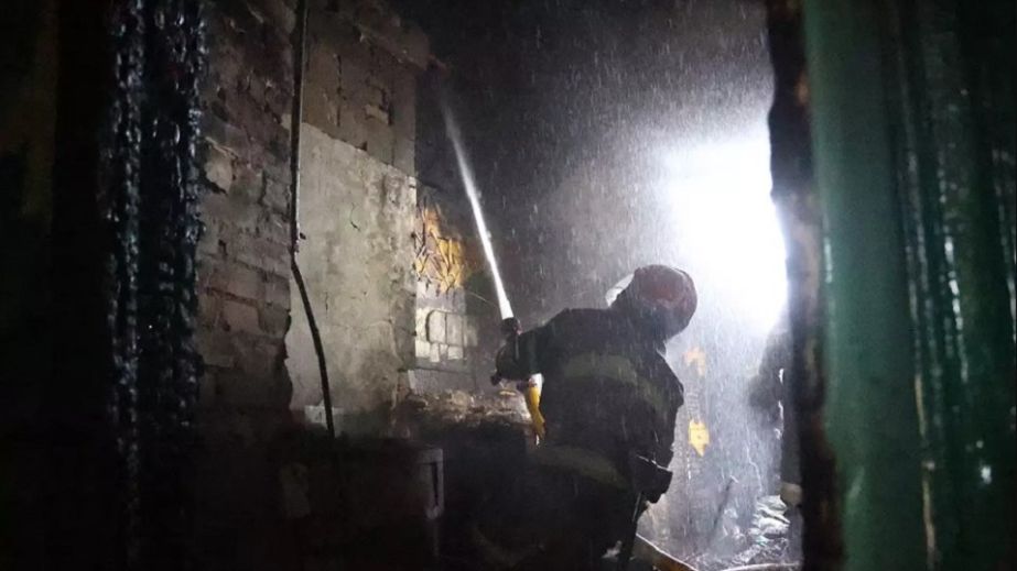 В Марганце мужчина отравился продуктами горения во время пожара в квартире