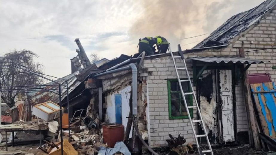 У Дніпрі загасили пожежу на території приватного домоволодіння (ФОТО)