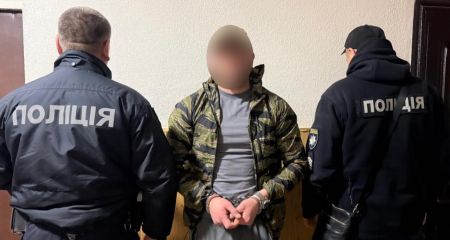 Размахивал пистолето...