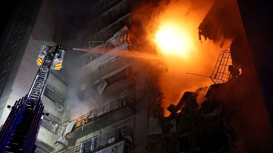 Кількість загиблих внаслідок нічної атаки на Дніпро 23 квітня зросла до трьох