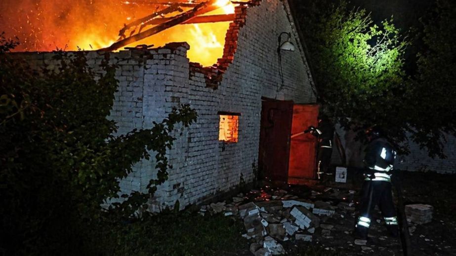 Ночью россияне более 10 раз атаковали Никопольщину (ФОТО)