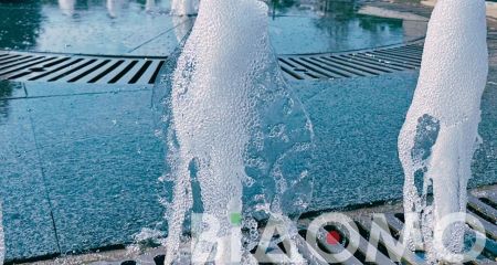 Символ весни та затишку: у Дніпрі запрацювали перші фонтани (ФОТО)