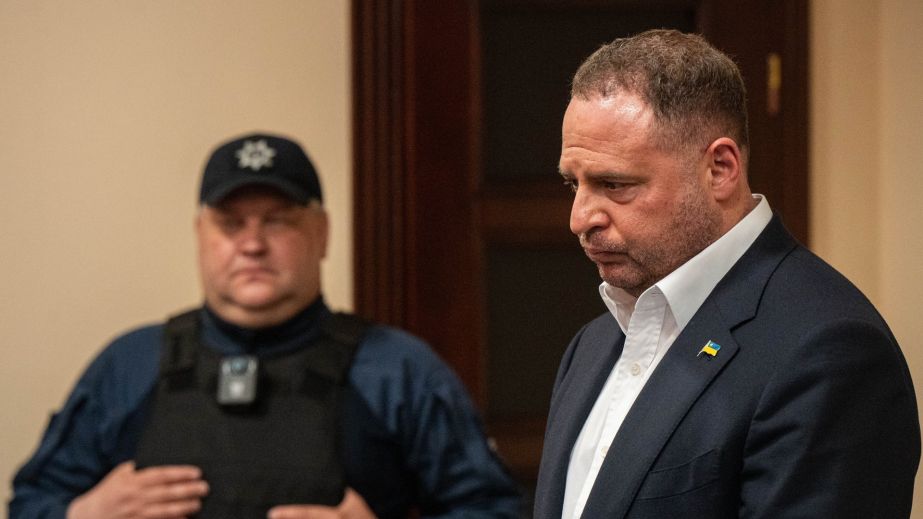 Кейс Ермака: анатомия политического одиночества в зале суда