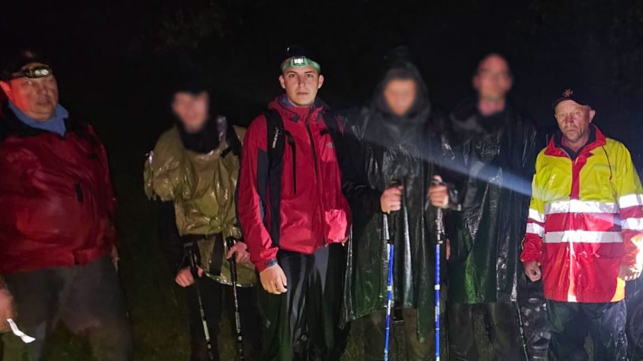 На Закарпатье спасли туриста из Кривого Рога, заблудившегося в горах вместе с компаньонами (ФОТО)
