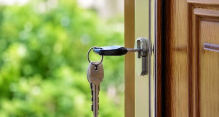 У Нікополі в зачиненій квартирі виявили мертву людину