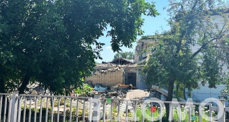 Зухвалий удар по освіті: окупанти КАБом повністю знищили школу у Синельниківському районі (ВІДЕО)