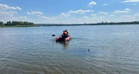 У Дніпровському районі з дна річки дістали тіло чоловіка