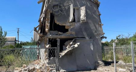 Ночью россияне атаковали Днепропетровщину дронами: повреждены АЗС, админздание и дома, есть пострадавшие (ФОТО)