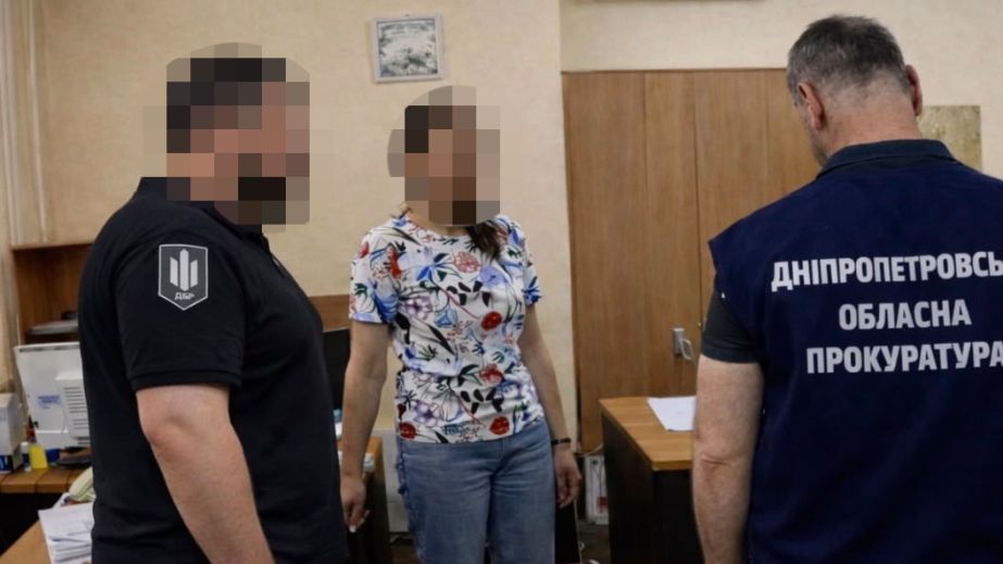 "Списала" 400 тысяч гривен долга бизнесмену: в Днепре будут судить налоговицу за махинации в базе данных