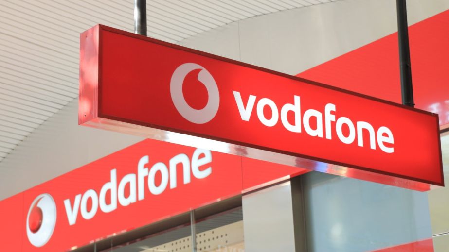Из-за ночной массированной атаки РФ в работе Vodafone возможны масштабные сбои: что известно