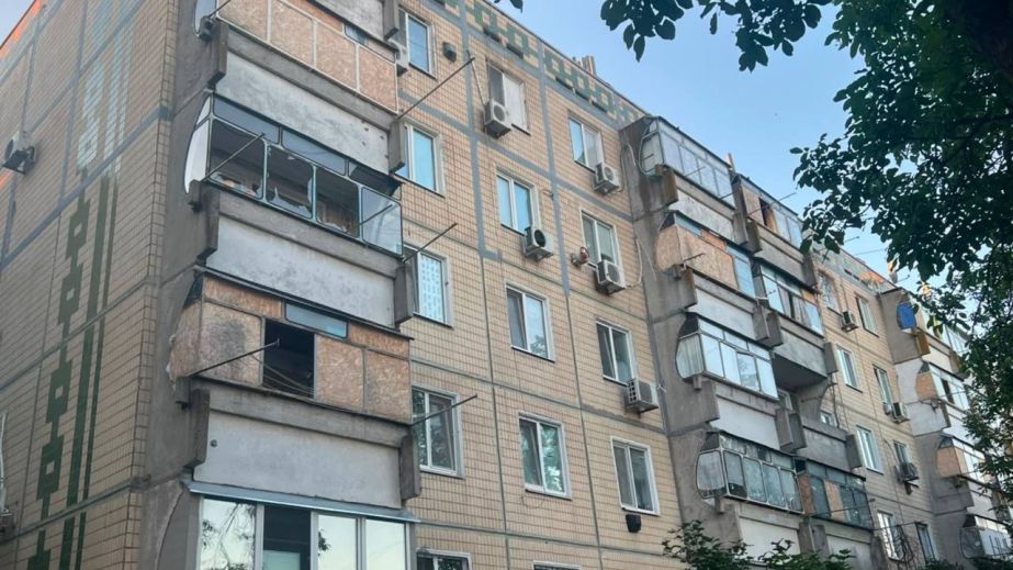 Ночью россияне били по Днепропетровщине из артиллерии и дронов: ранен мужчина, поврежден детсад и дома (ФОТО)