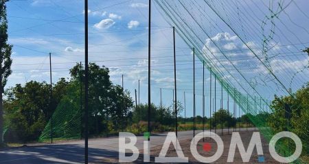 Антидронова сітка врятувала вантажівку від ворожого FPV-дрона у Нікополі (ВІДЕО)