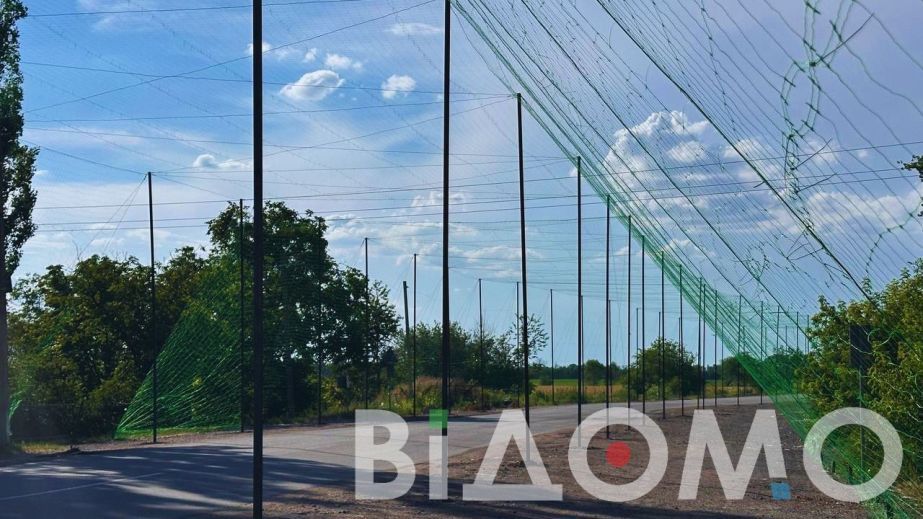 Более 41 километра дорог Никопольского района накрыли антидроновыми сетками: в ДнепрОВА рассказали о защите прифронтового района