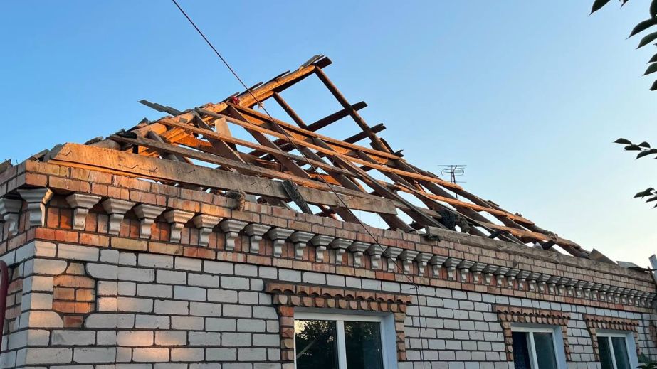 Ворог гатив КАБами, артилерією та дронами: на Дніпропетровщині четверо людей дістали поранень (ФОТО)