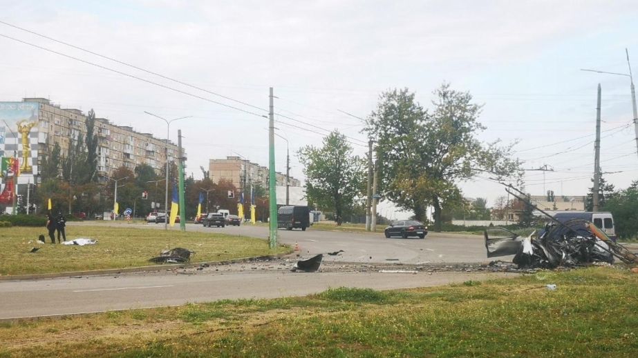 У Кривому Розі Toyota на швидкості влетіла у стовп і спалахнула: загинули двоє людей (ФОТО, ВІДЕО)