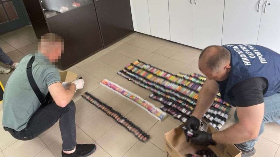 У Нікополі судитимуть бізнесмена за кустарне виробництво рідин для вейпів та відмивання грошей (ФОТО)