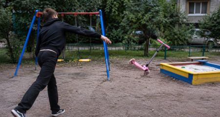 Швыряли самокат и кр...