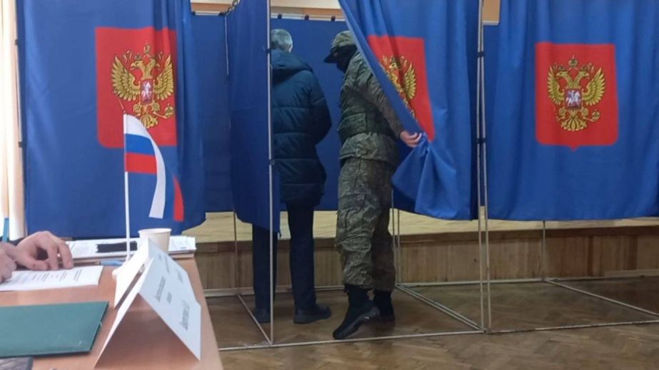 Легитимизация войны и "новая элита": что на самом деле означают "выборы" в Госдуму РФ