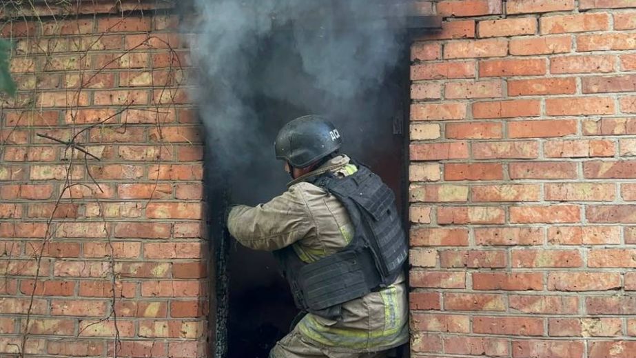 Понад 70 ударів за день, загиблий та четверо поранених: росіяни масовано обстріляли Дніпропетровщину (ФОТО)