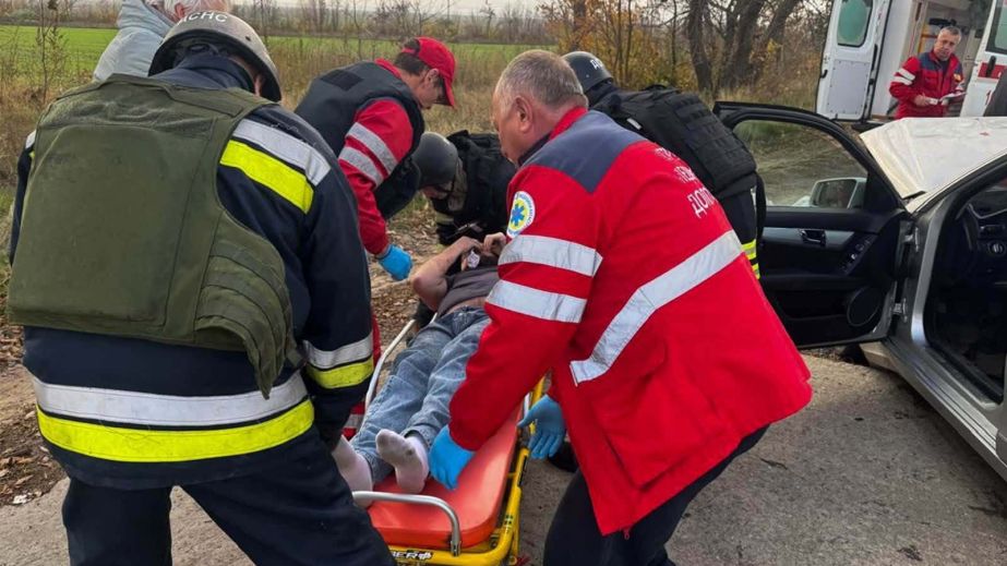 На Нікопольщині зіштовхнулися Mercedes та ЗАЗ: загинули двоє пенсіонерів, ще одна людина травмована (ФОТО)