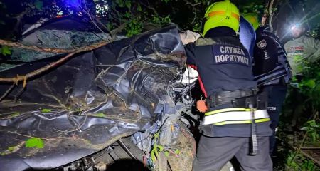 После ДТП в Днепровском районе мужчину вырезали из машины