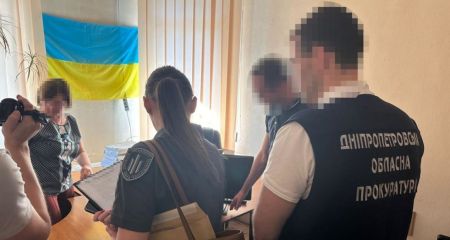 У Дніпрі затримали експомічницю судді, яка "зливала" секретну інформацію кримінальним авторитетам