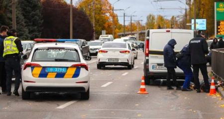 Загинула на місці: у Дніпрі на набережній збили жінку з собакою (ФОТО)