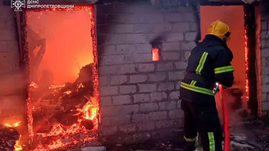 Під Кривом Рогом сталася масштабна пожежа у приватному будинку