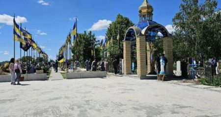 На Павлоградском кладбище построили часовню с уникальными колокольчиками (ВИДЕО)