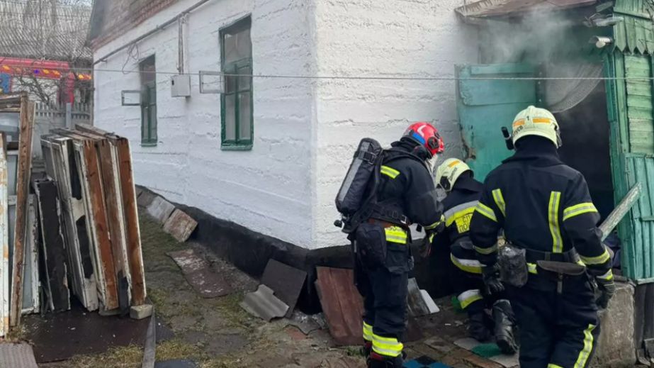 В Днепре во время пожара в доме задохнулась пожилая женщина (ФОТО)