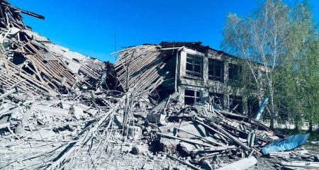 Россияне разрушили КАБом последнюю школу в Новопавловке (ФОТО)