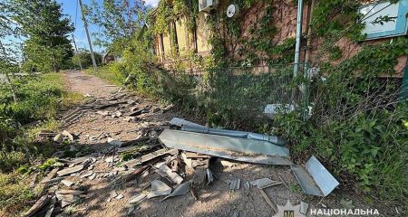 У поліції показали наслідки обстрілу Нікопольщини (ФОТО)