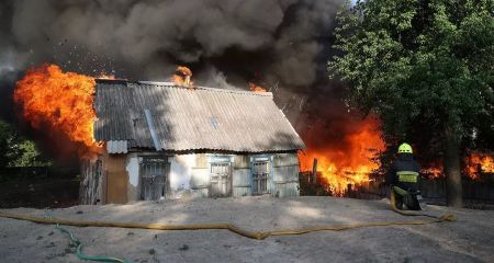 Сгорело почти все: в Днепре произошел масштабный пожар в частных домах (ФОТО)