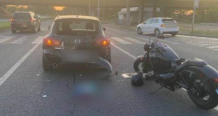В Днепре патрульный спас мотоциклиста, который попал в ДТП (ФОТО)