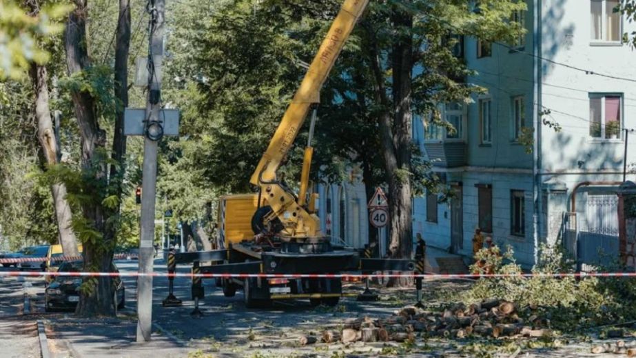 У Дніпрі на два дні перекрили вулицю Паторжинського