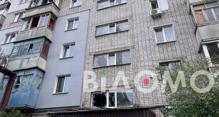 Выбитые окна и поврежденные авто: как выглядят дома после "шахедной" атаки на Днепр (ФОТО, ВИДЕО)