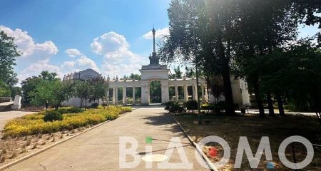 Гномы, крылья и вигвамы: как в Кривом Роге во время войны принялись украшать парки