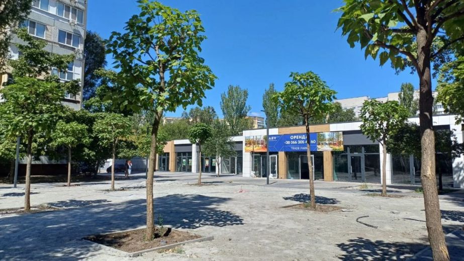 У Дніпрі на Перемозі будують ТРЦ та сквер: що вже зробили (ФОТО)