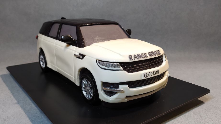 У Дніпрі приготували їстівний автомобіль Range Rover (ФОТО)