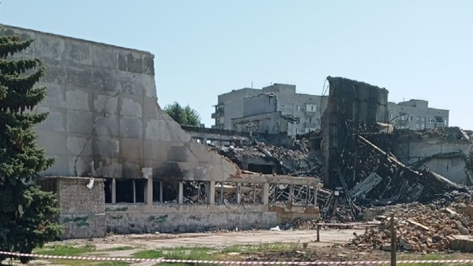 Столо відомо, чому у Павлограді не зносять знищений ракетою палац культури