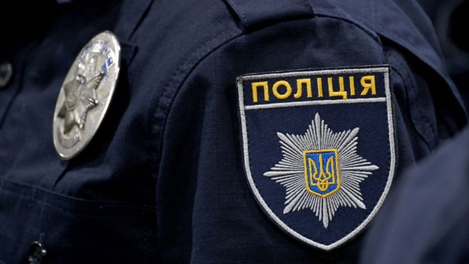 Счет шел на минуты: полицейские в Марганце под атакой FPV-дронов помогали раненым (ВИДЕО)